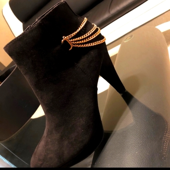 INO- these booties - Picture 1 of 1